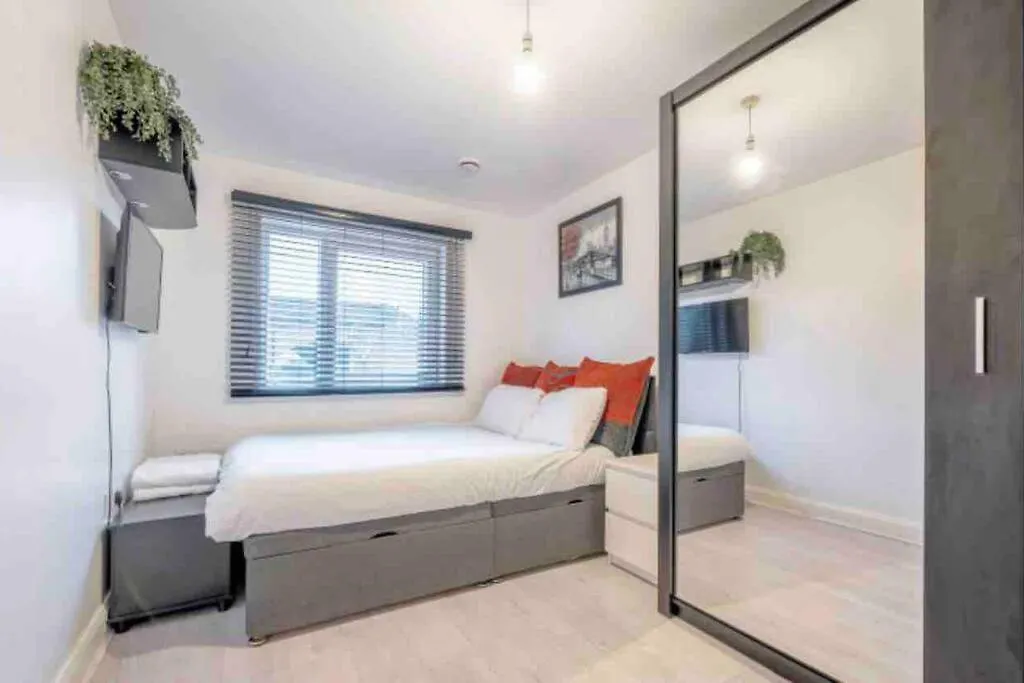 Impressive Central London Balcony Apartment