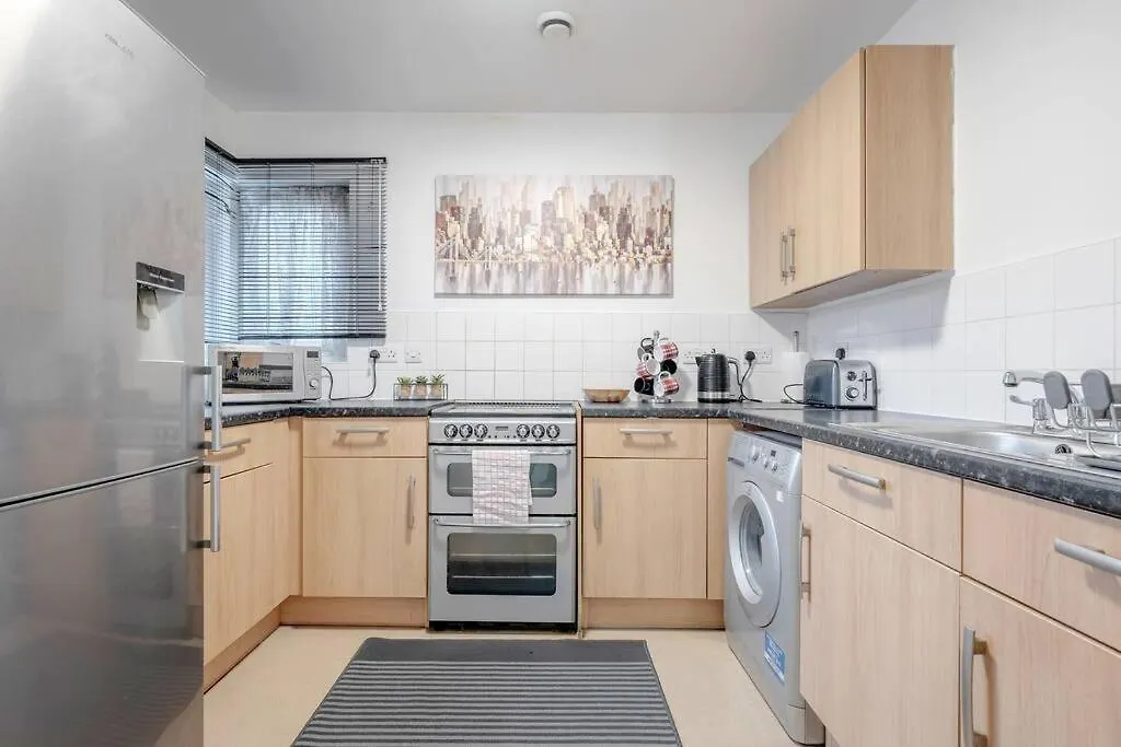 Impressive Central London Balcony Apartment 0*,