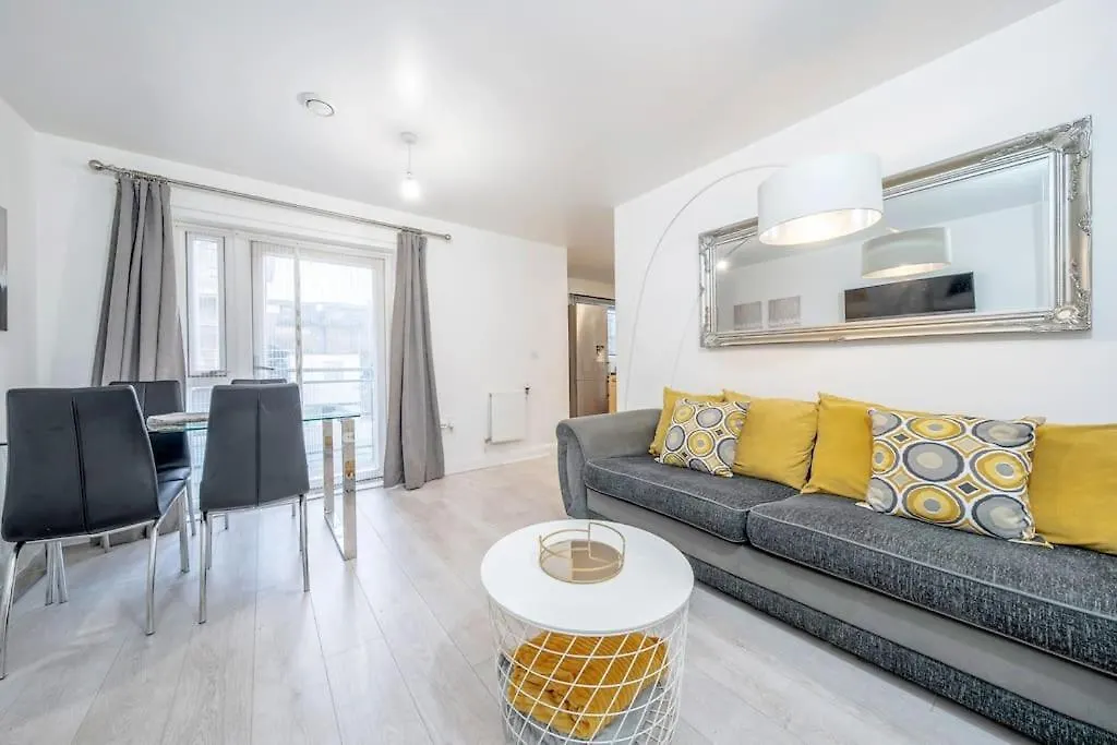 Impressive Central London Balcony Apartment