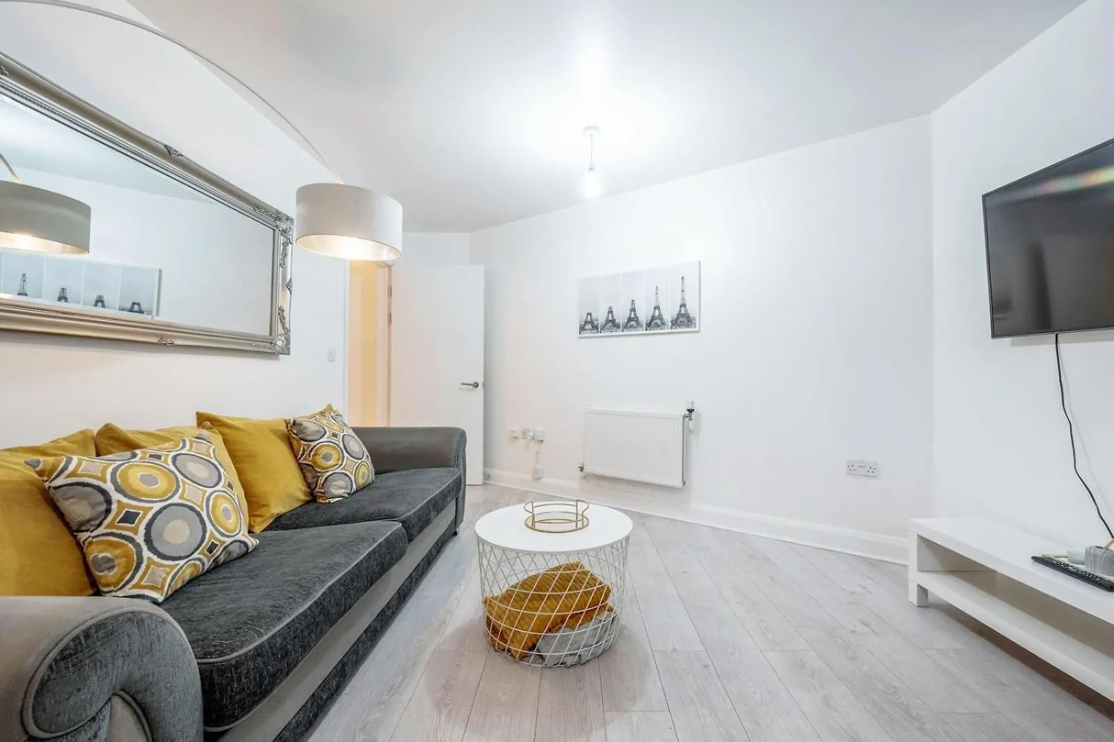 Impressive Central London Balcony Apartment